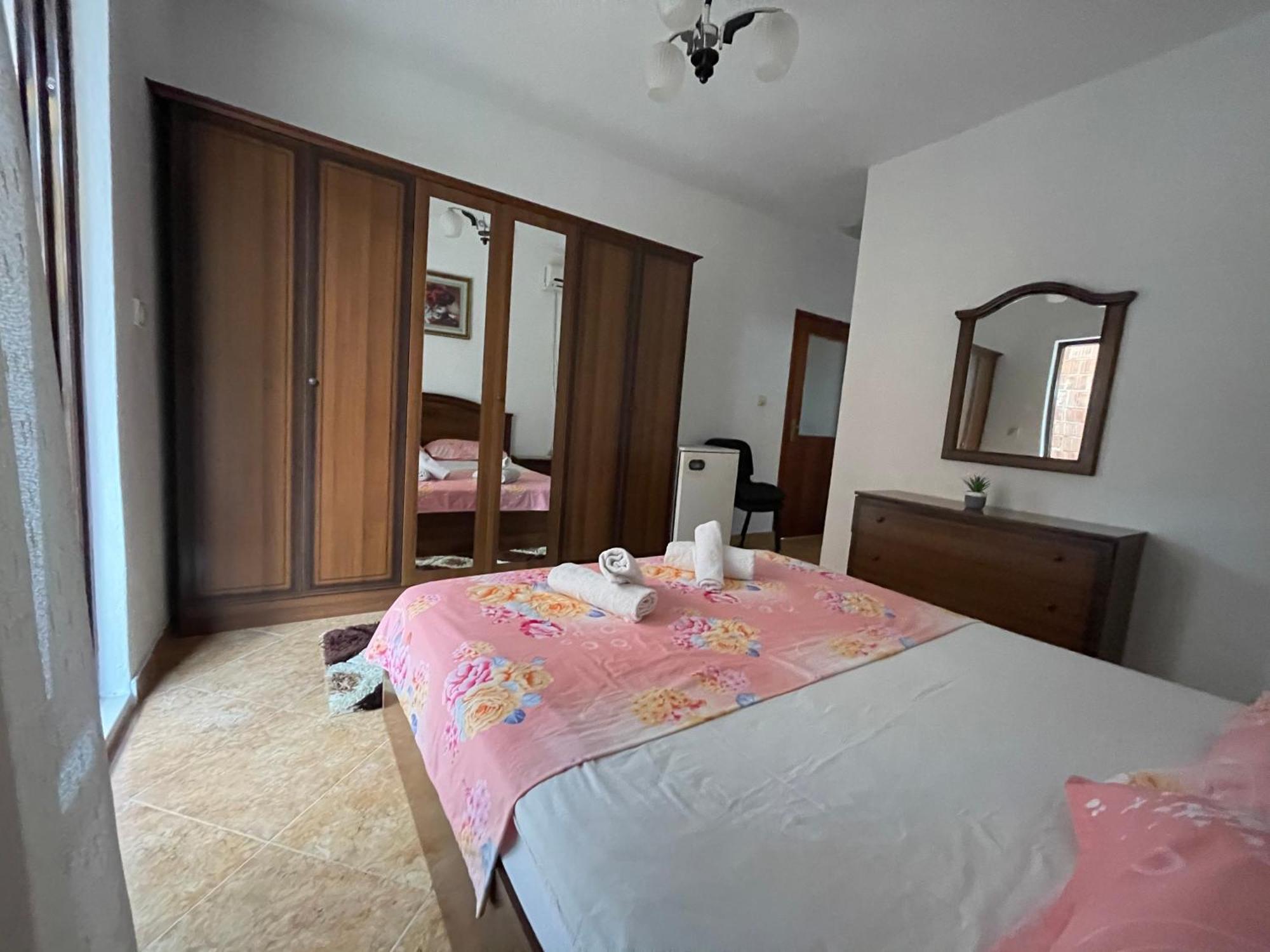 Days Inn Apartments Ulcinj Phòng bức ảnh